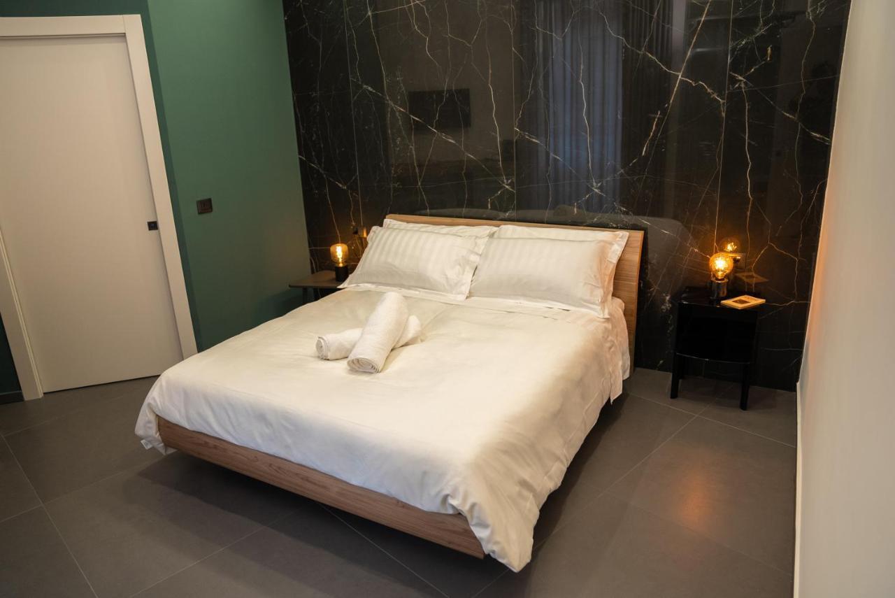 Hart Boutique Hotel Неаполь Экстерьер фото