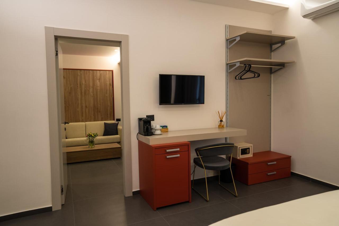 Hart Boutique Hotel Неаполь Экстерьер фото