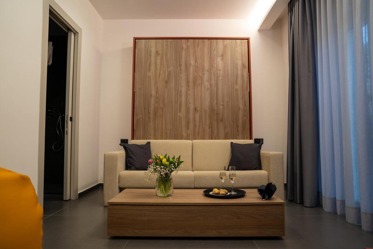 Hart Boutique Hotel Неаполь Экстерьер фото